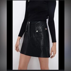 Zara Black faux leather mini skirt women’s size small dressy